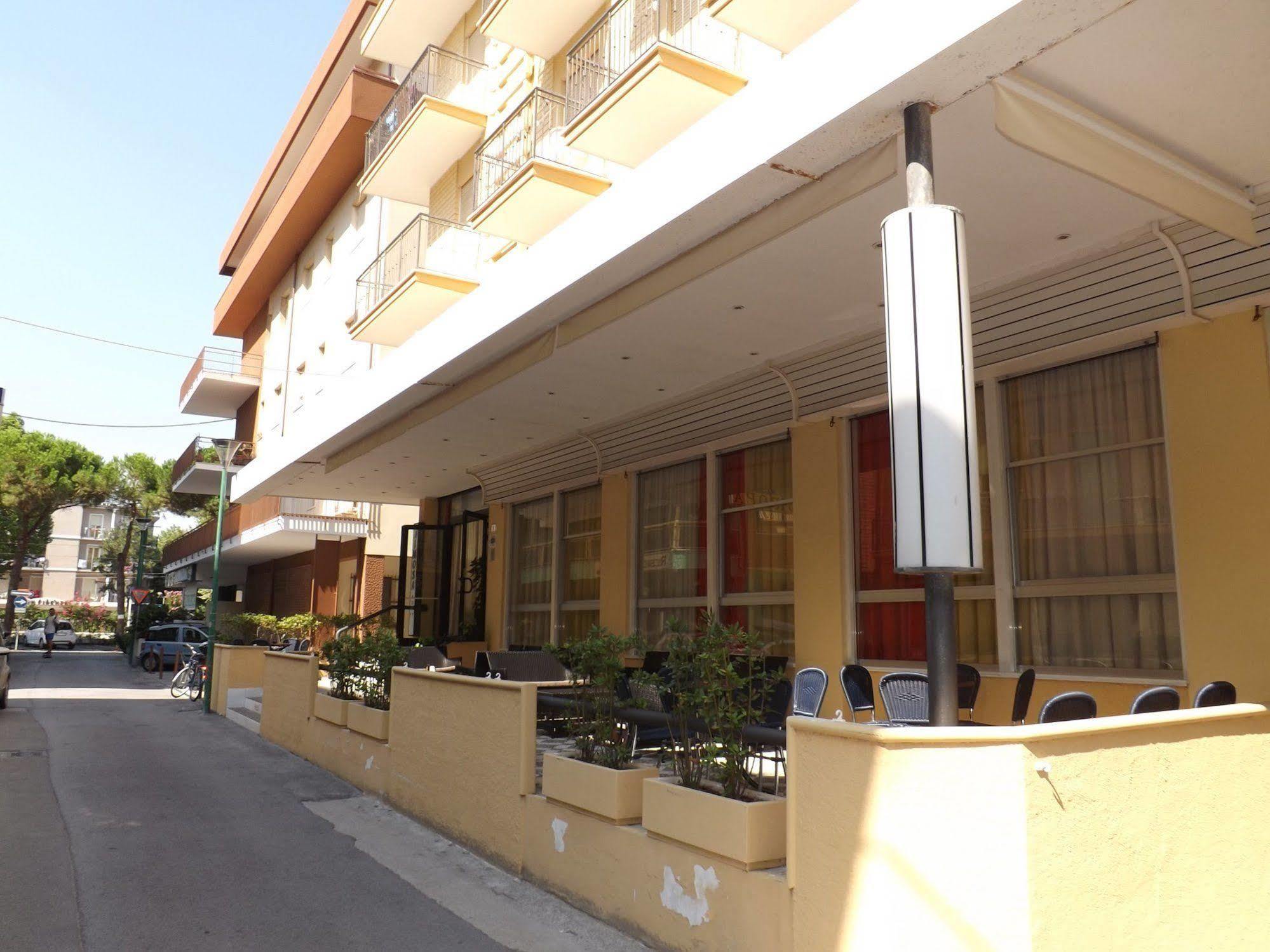 בלריה-איגאה מרינה Hotel Mimosa מראה חיצוני תמונה