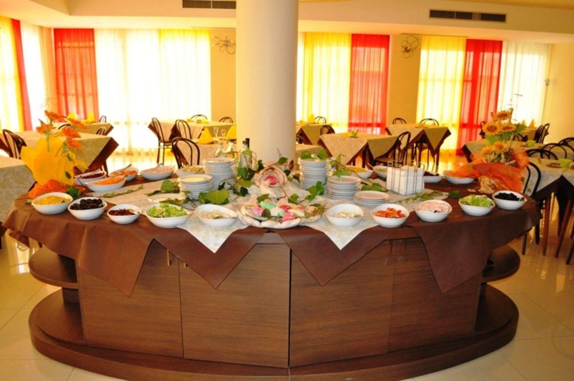 בלריה-איגאה מרינה Hotel Mimosa מראה חיצוני תמונה