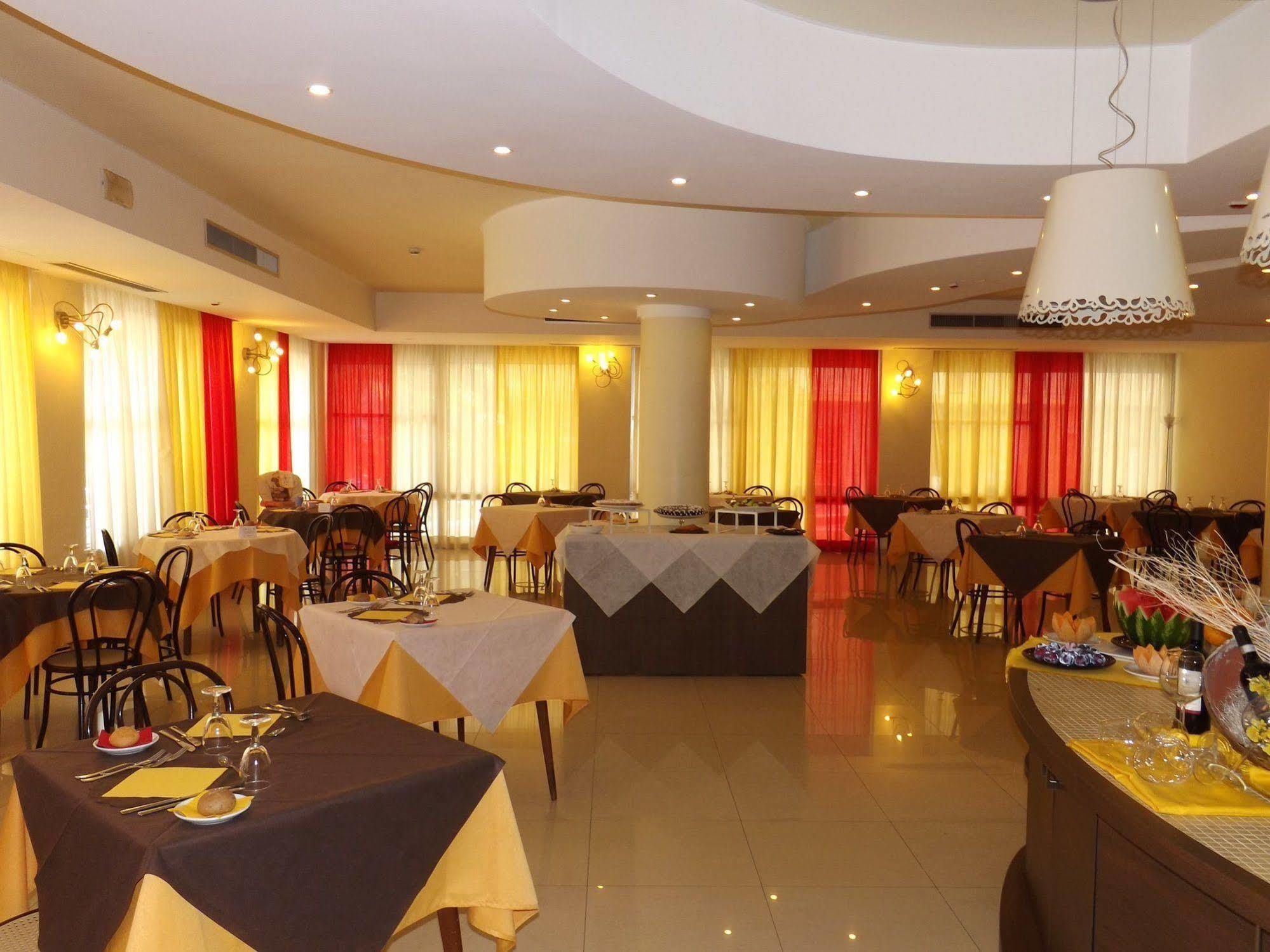 בלריה-איגאה מרינה Hotel Mimosa מראה חיצוני תמונה