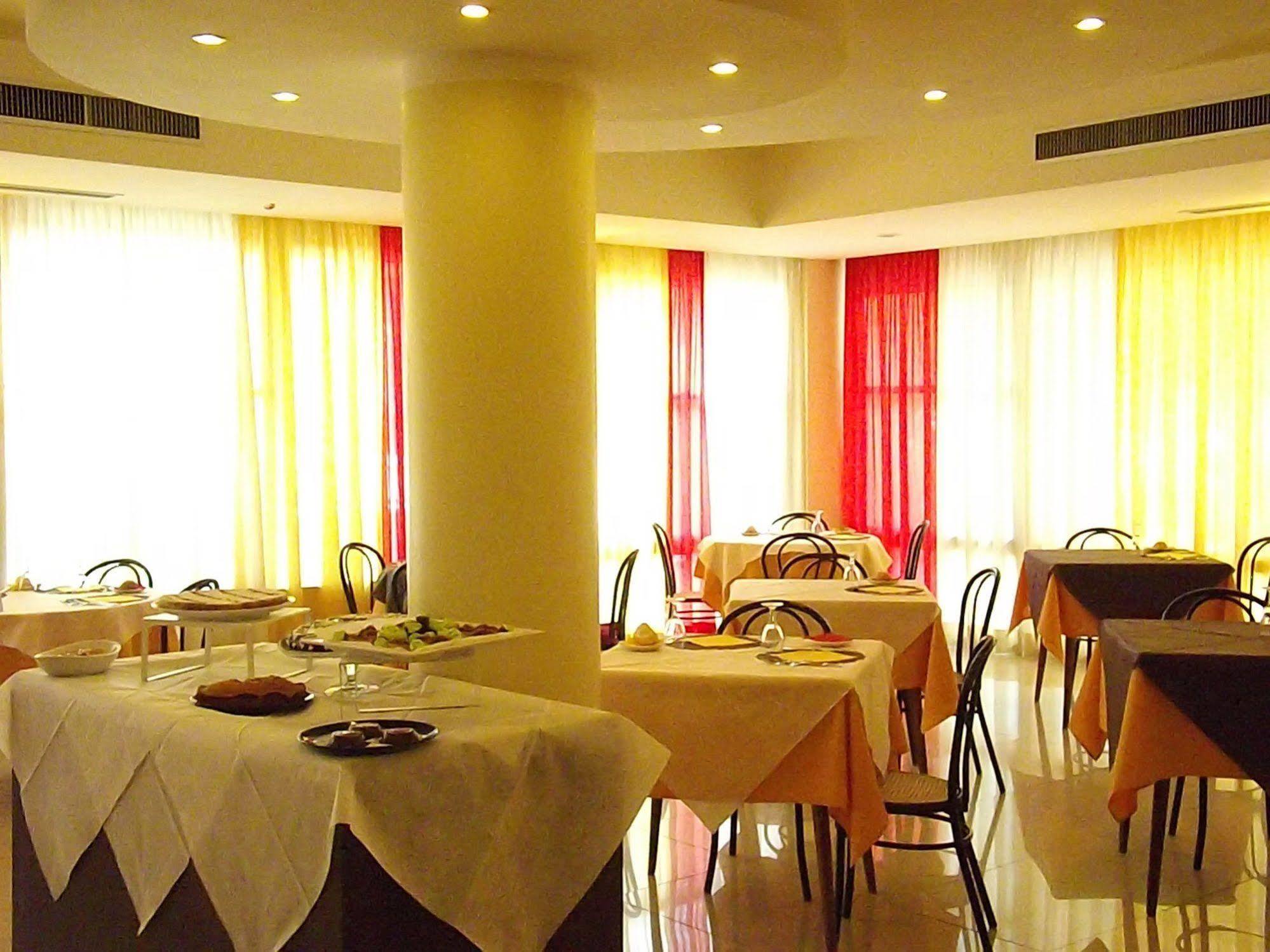 בלריה-איגאה מרינה Hotel Mimosa מראה חיצוני תמונה